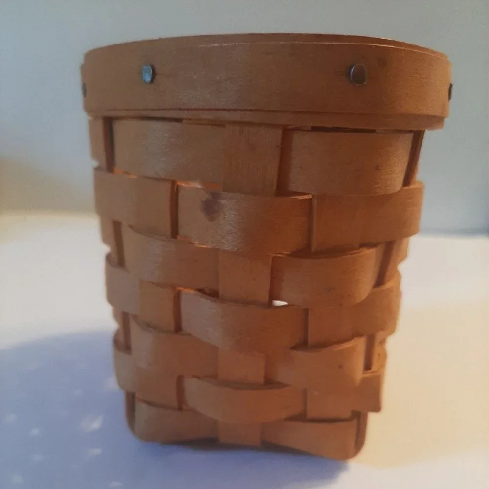 Longaberger Small Wall Pocket Basket 1999? Handwoven 3.5 Inches tall